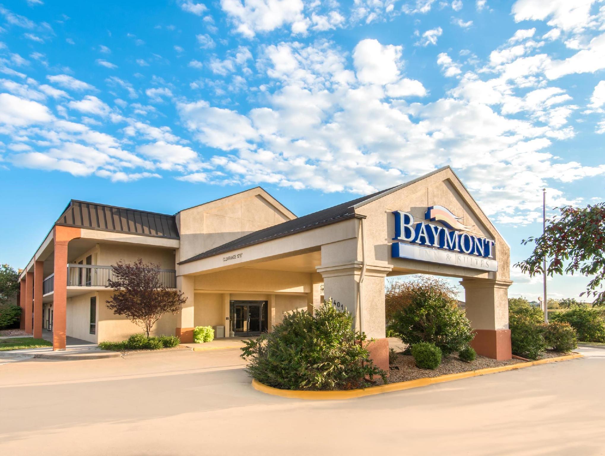 Baymont By Wyndham Topeka Exterior foto
